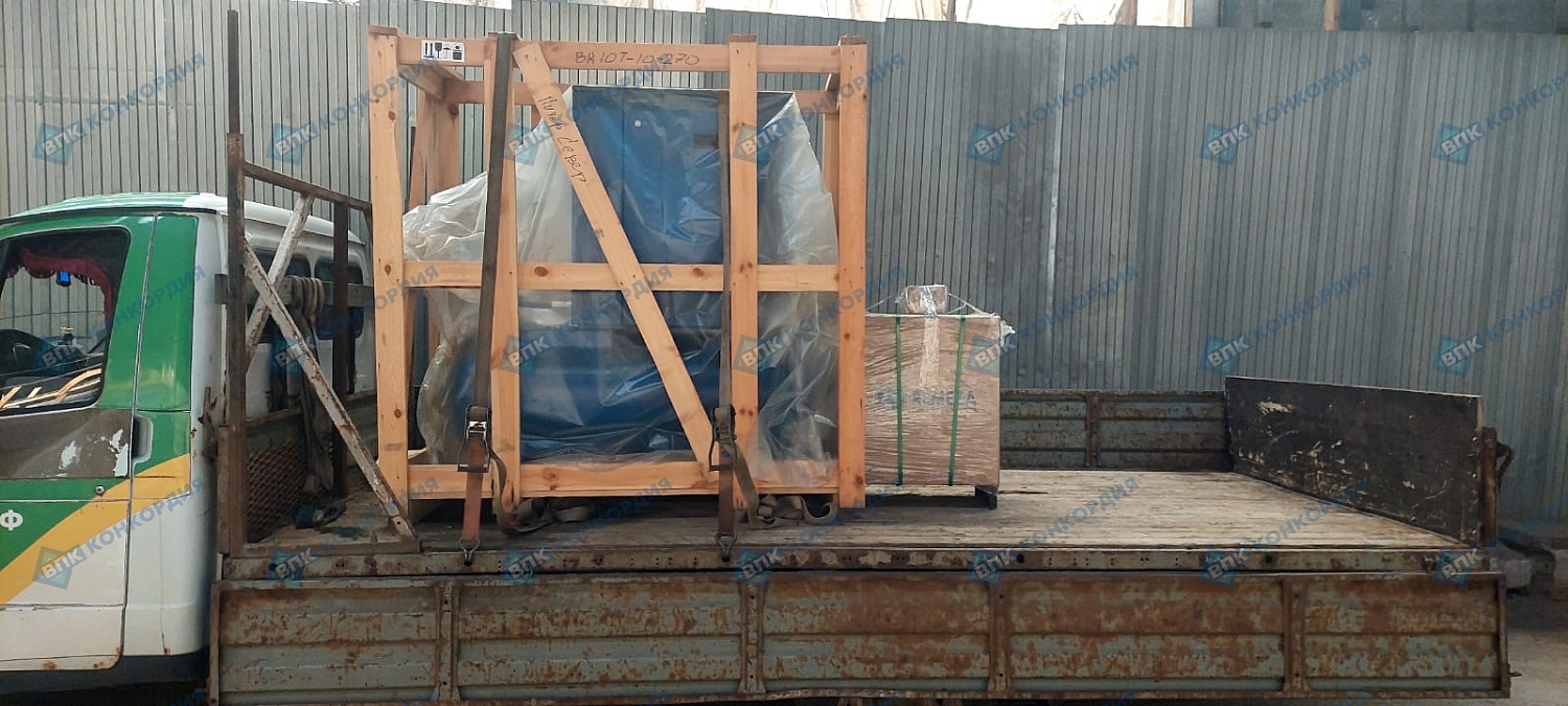 Отгрузка винтового компрессора Remeza ВК10Т-10-270 в г. Санкт-Петербург