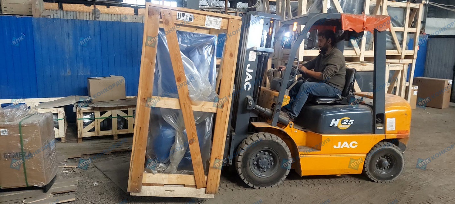 Отгрузка винтового компрессора Remeza ВК10Т-10-270 в г. Санкт-Петербург